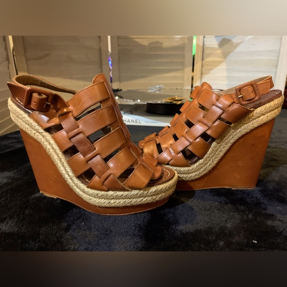 EUC!!!Christian Louboutin 💖wedges